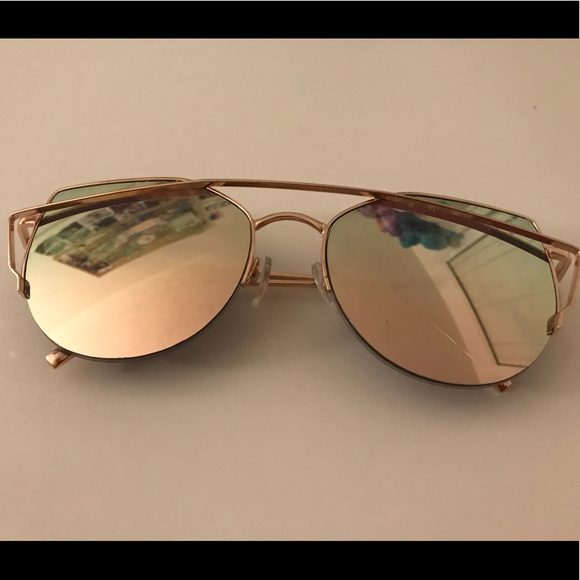 Rose gold sunglasses - Picture 3 of 5